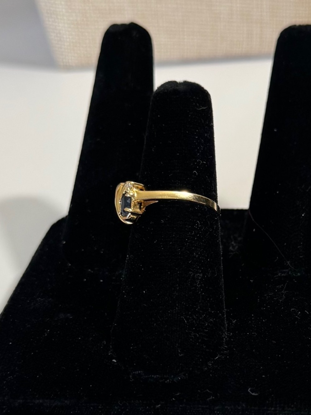 Estate Gold Tone Deep Blue Faceted Stone Ring Diamond Accent Bypass Swirl - Picture 3 of 6